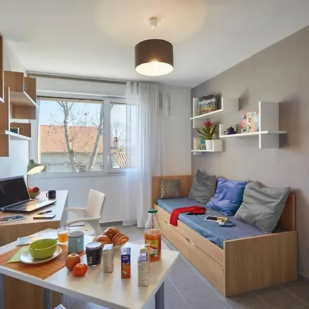 Nemea - Beaux Arts Apart-hotel